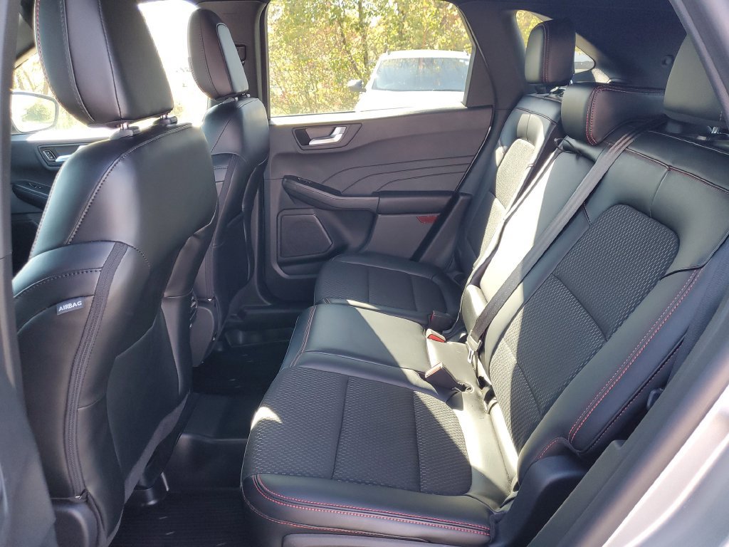Certified 2024 Ford Escape ST-Line w/ Tech Pack #1 AWD/4WD image 16