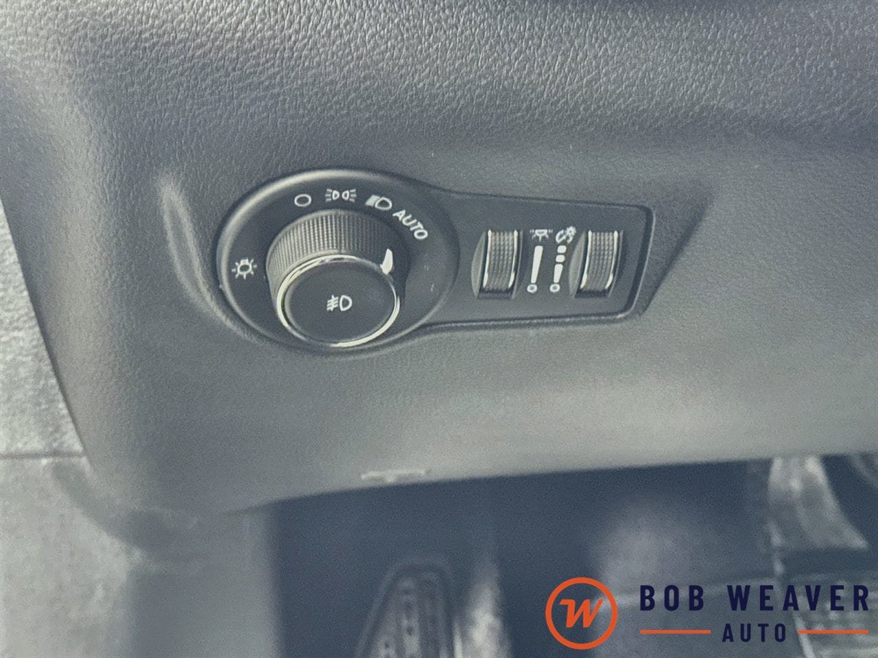 Used 2023 Jeep Compass Latitude w/ Sun and Sound Group AWD/4WD image 12