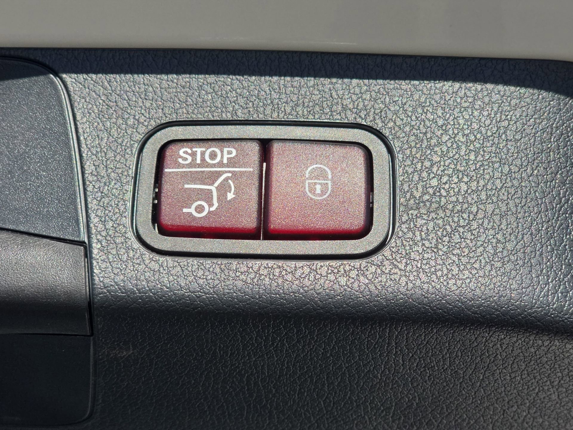 Certified 2025 Mercedes-Benz GLB 250 image 13