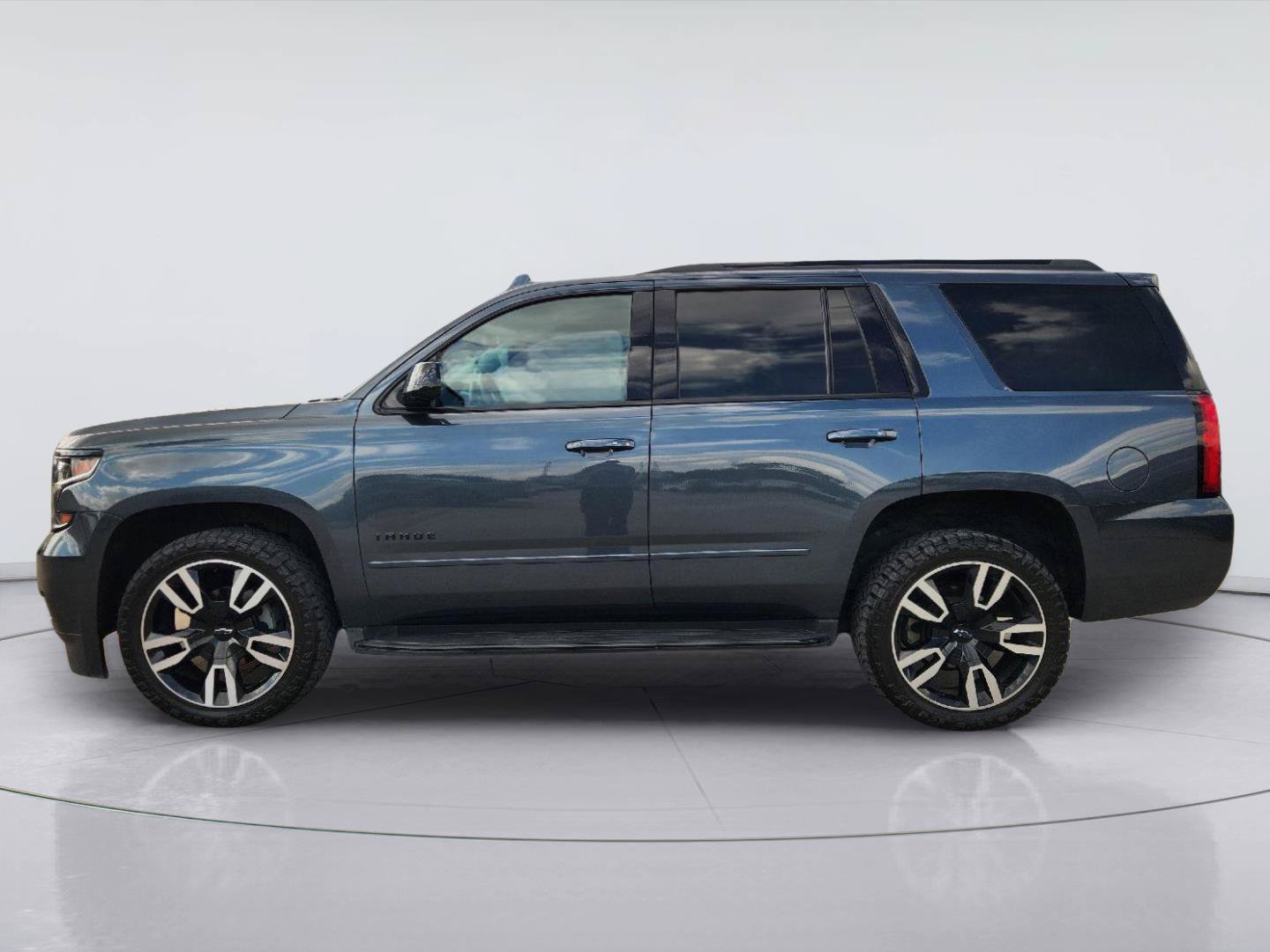 Used 2019 Chevrolet Tahoe Premier w/ RST 6.2L Performance Edition RWD image 4