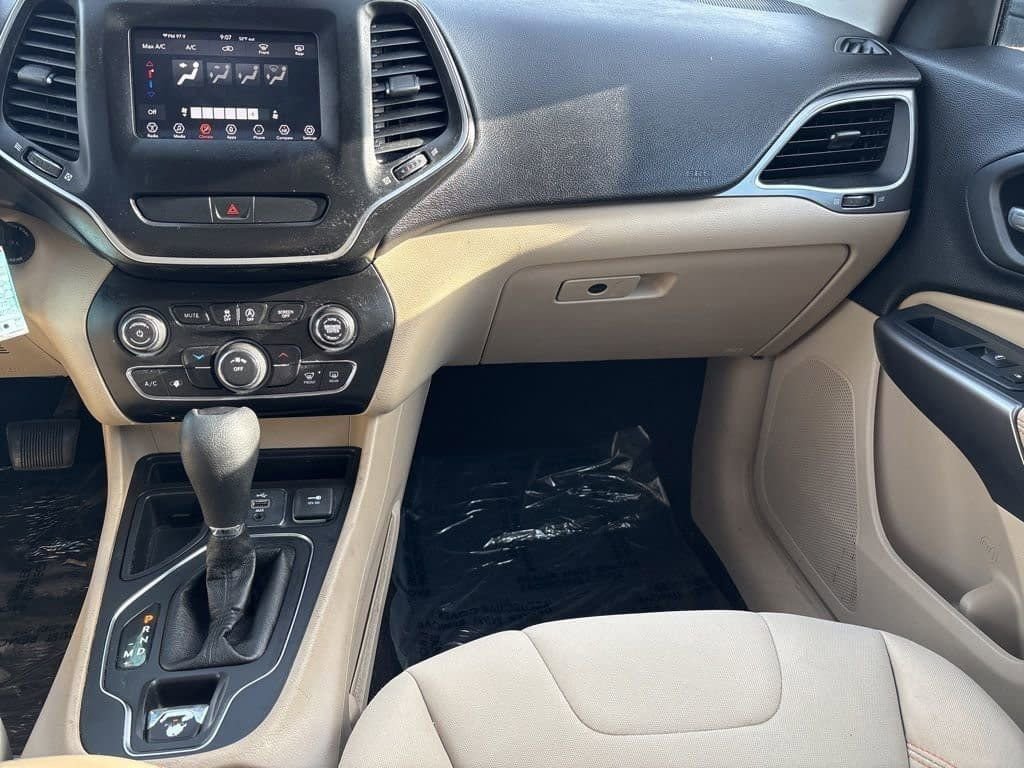 Used 2019 Jeep Cherokee Latitude w/ Popular Appearance Group image 15