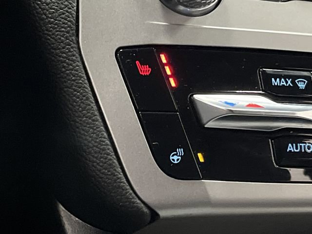 Used 2022 Ford Explorer XLT w/ Equipment Group 202A image 8