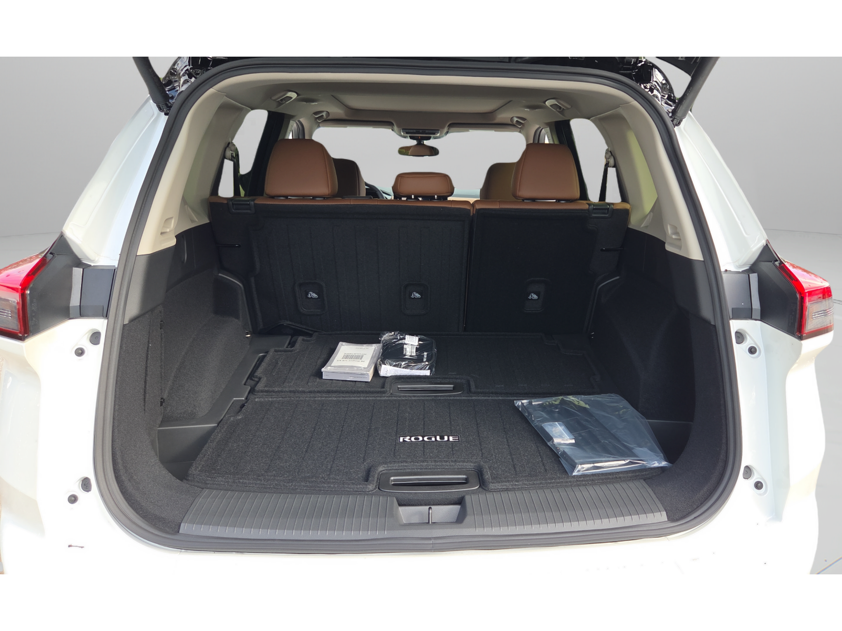 New 2026 Nissan Rogue Platinum w/ Platinum Premium Package AWD/4WD image 13