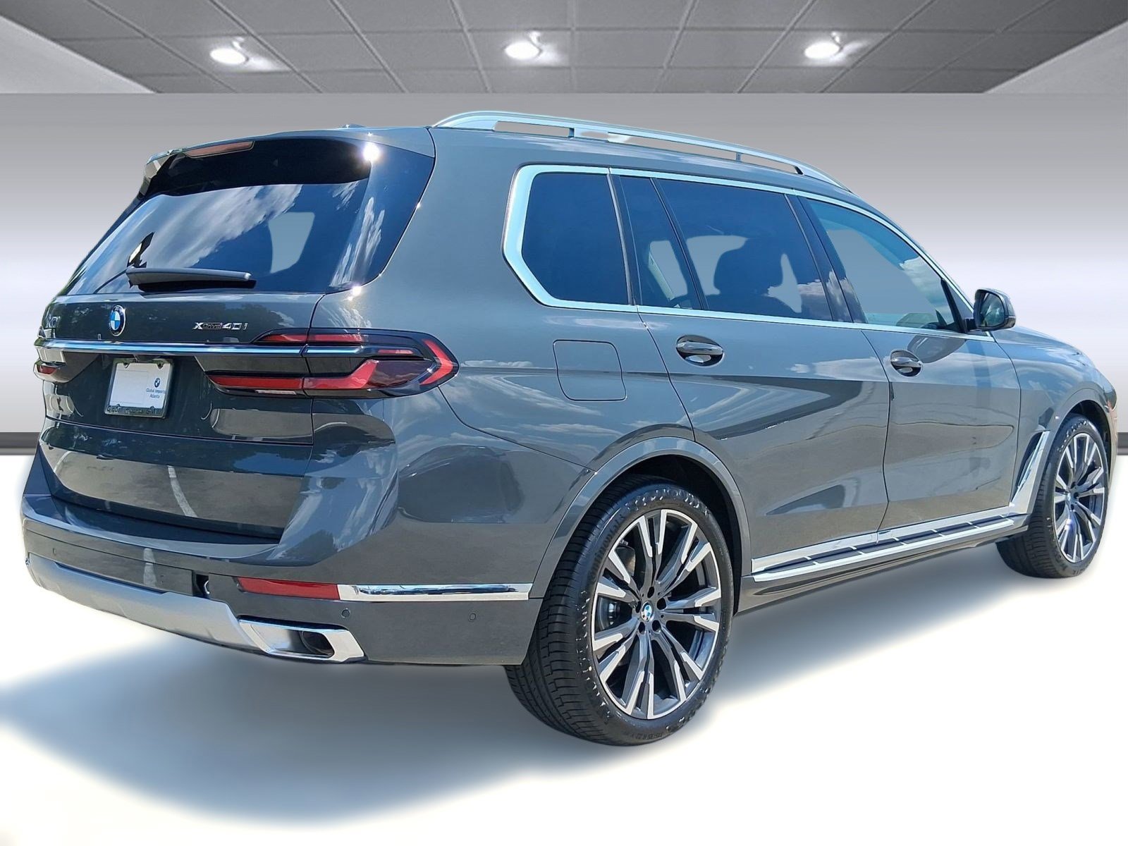 Used 2026 BMW X7 xDrive40i w/ Executive Package image 9