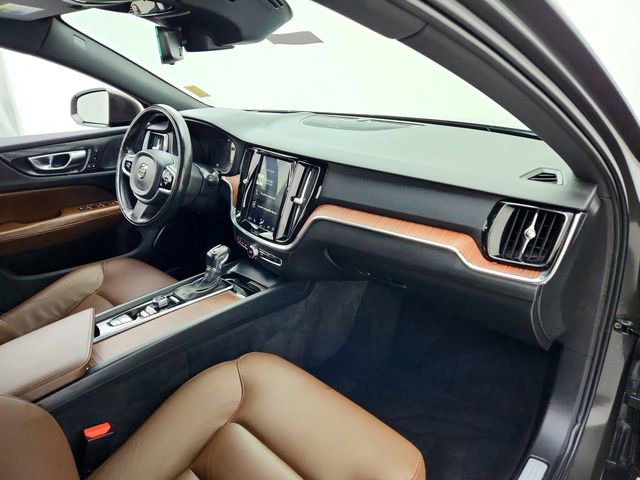 Used 2020 Volvo V60 T5 Momentum w/ Protection Package image 13