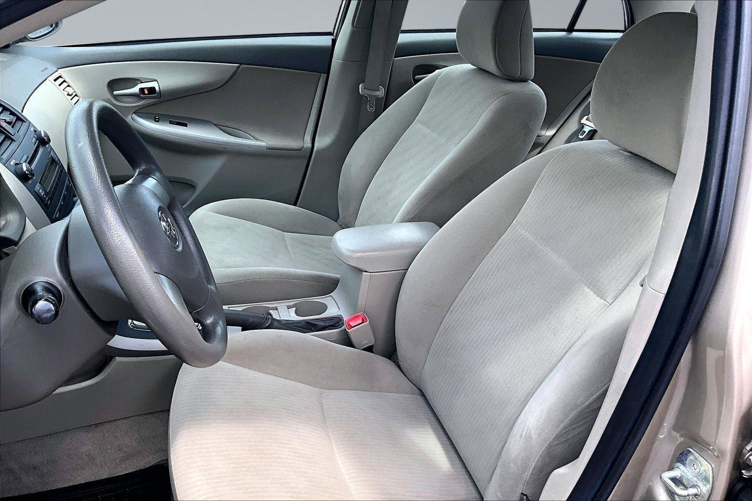 Used 2010 Toyota Corolla LE FWD image 17