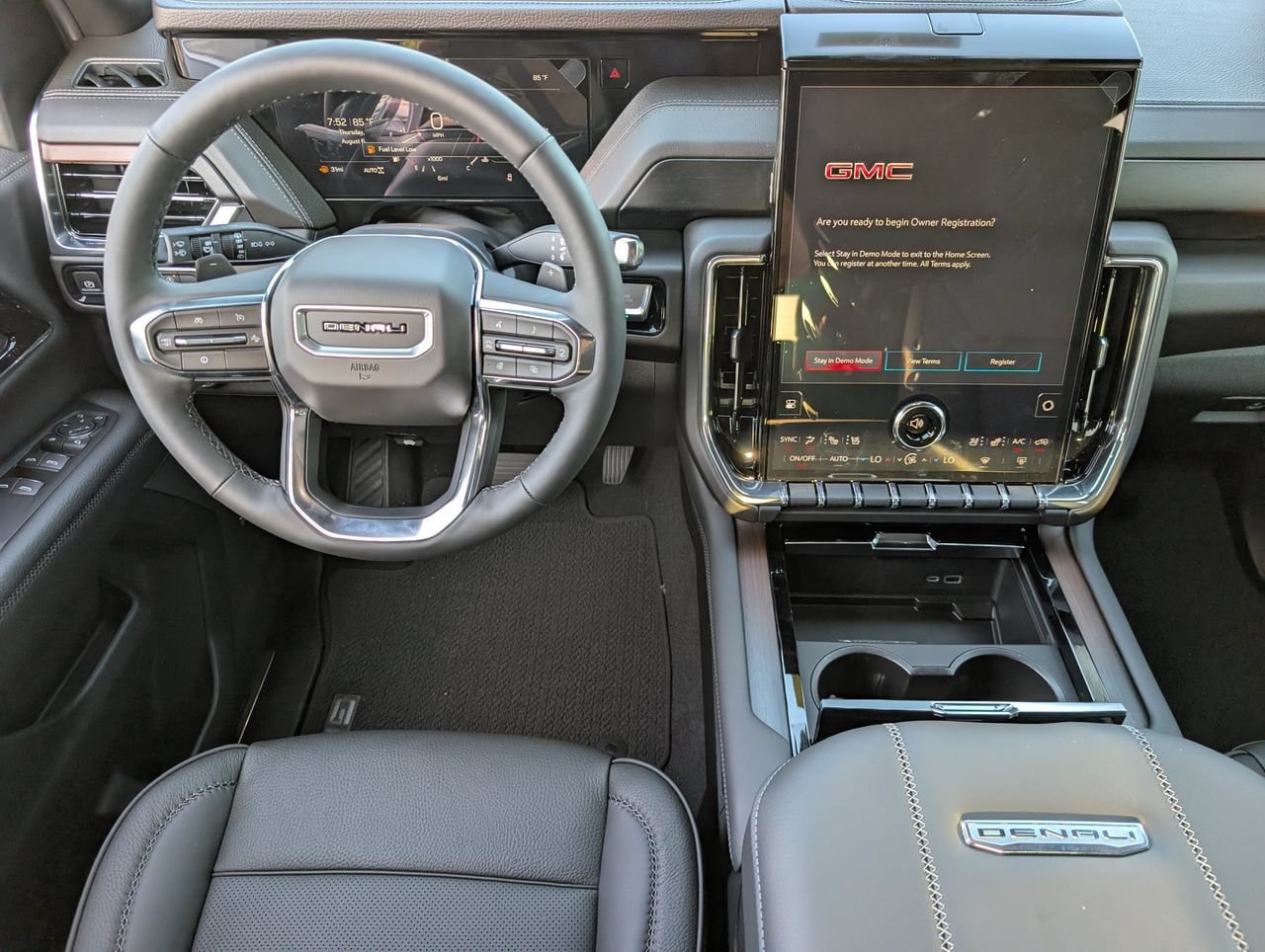 New 2026 GMC Yukon Denali w/ Sun & Power Step Package AWD/4WD image 8