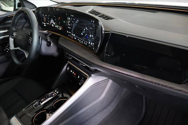 Used 2025 Audi Q5 Premium Plus w/ Premium Plus AWD/4WD image 27