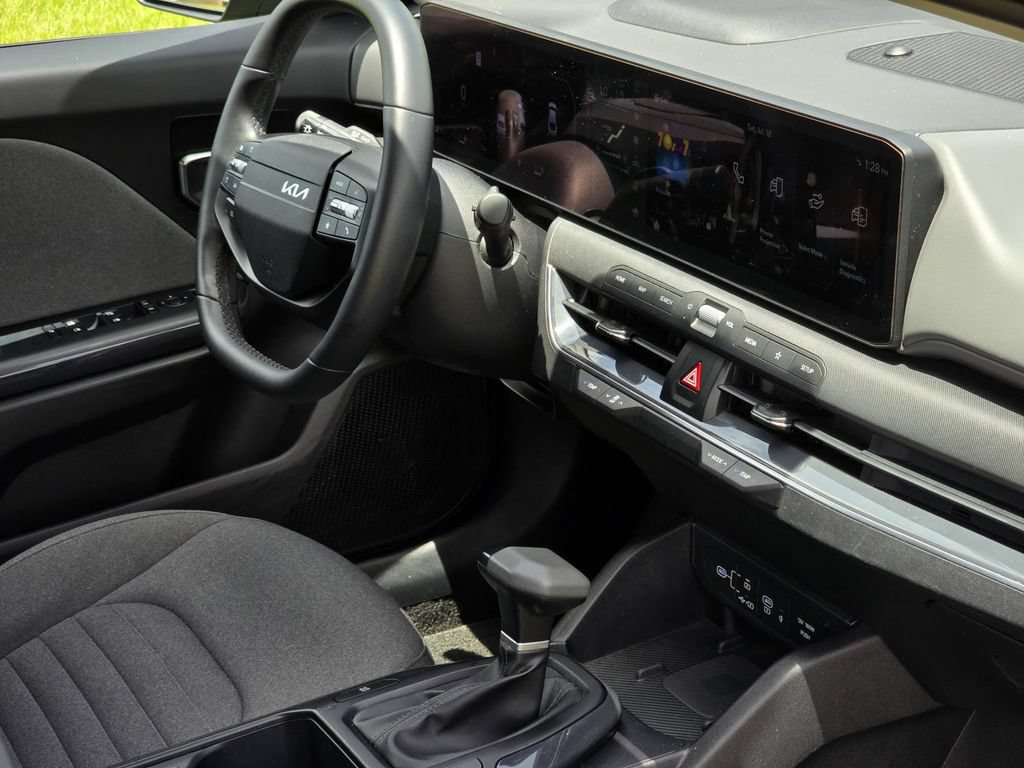 Used 2025 Kia K4 EX FWD image 40