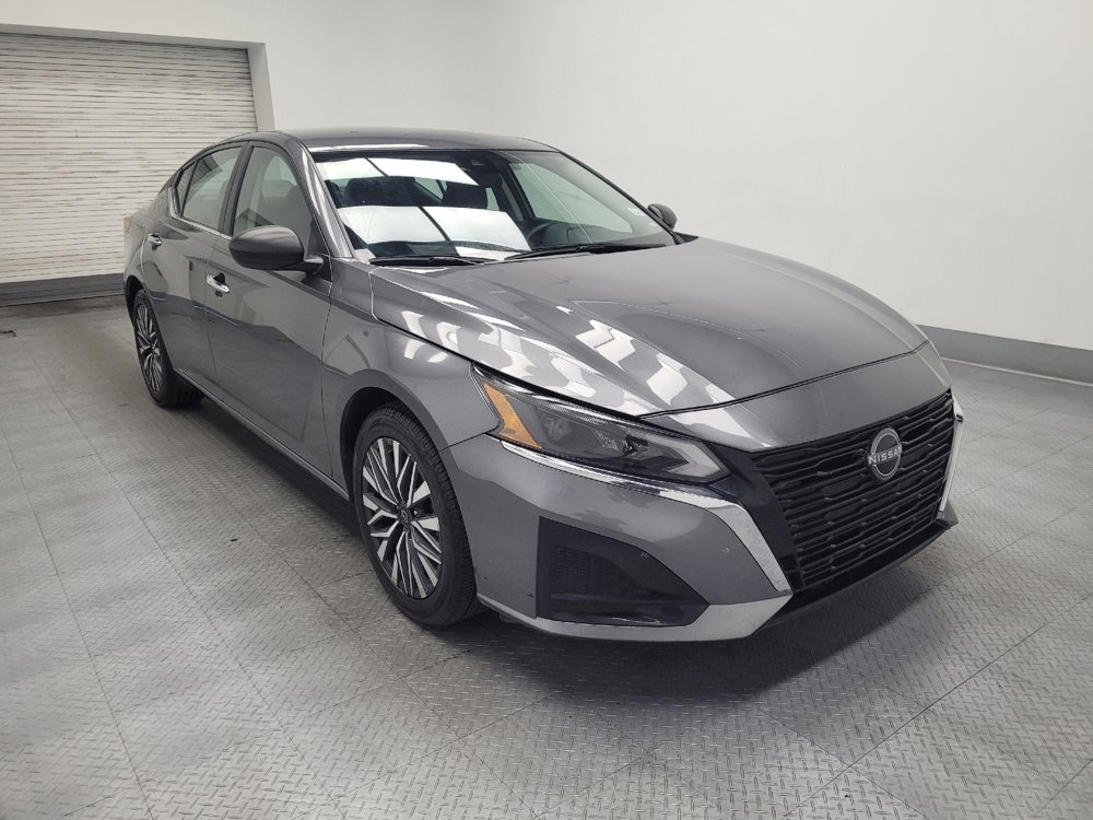 Used 2024 Nissan Altima 2.5 SV image 13