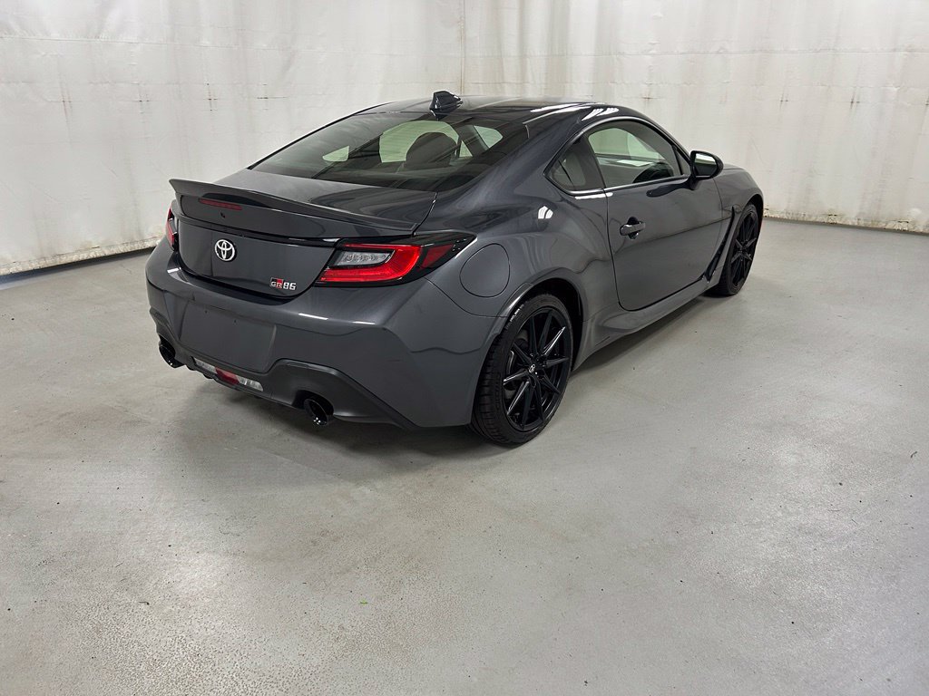 Used 2026 Toyota GR86 Premium w/ ALL Weather Mat Package (TMS) RWD image 5