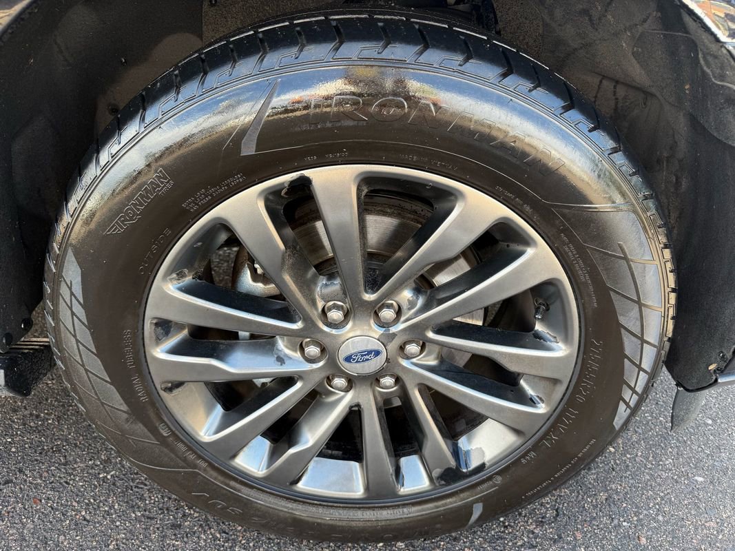 Used 2019 Ford Expedition Max Limited image 11