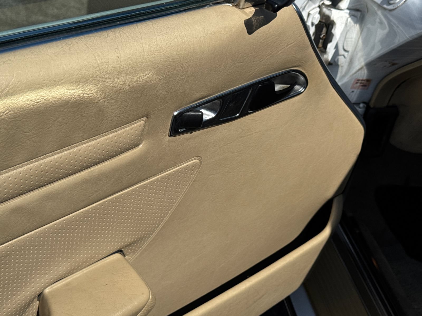 Used 1989 Mercedes-Benz 560 SL image 15