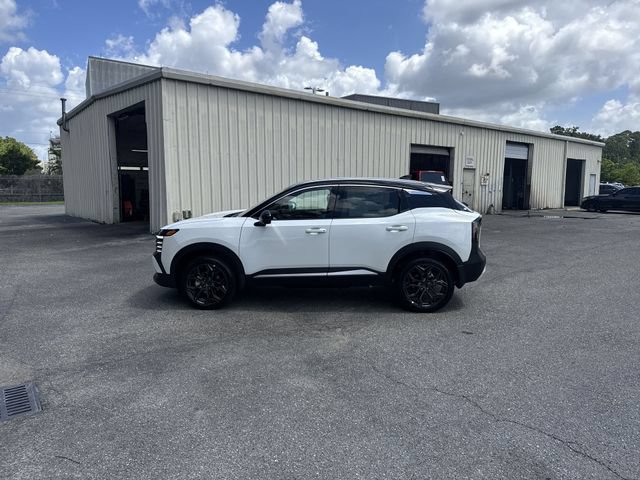 New 2026 Nissan Kicks SR FWD image 8