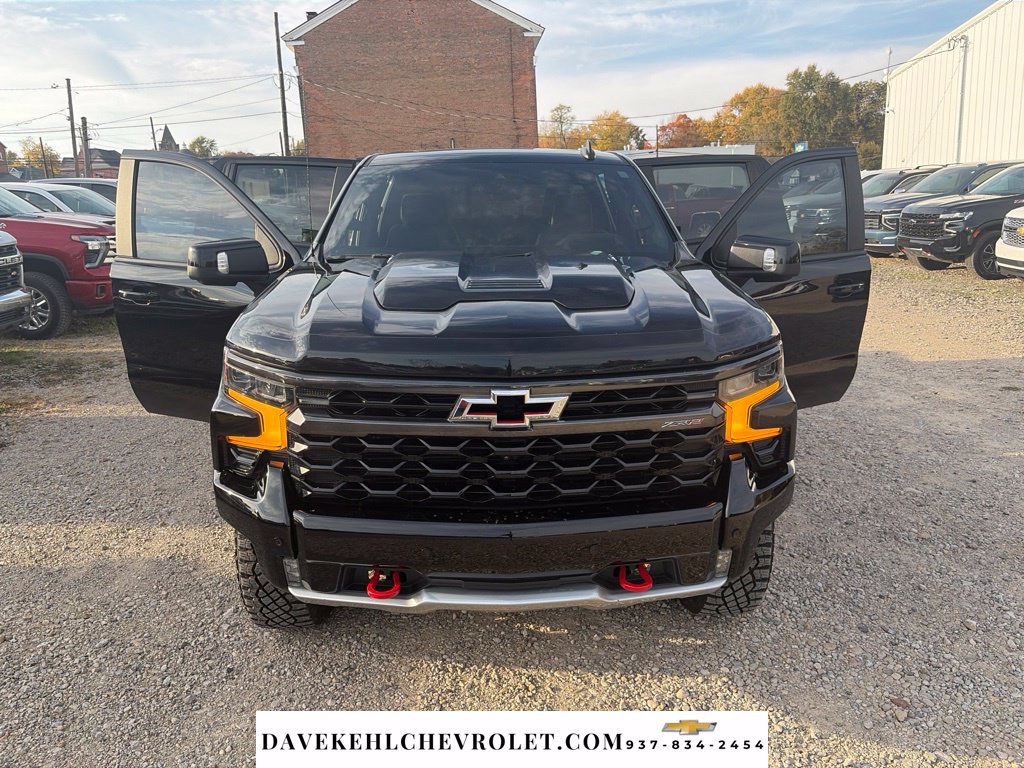 Used 2025 Chevrolet Silverado 1500 ZR2 w/ Technology Package AWD/4WD image 30