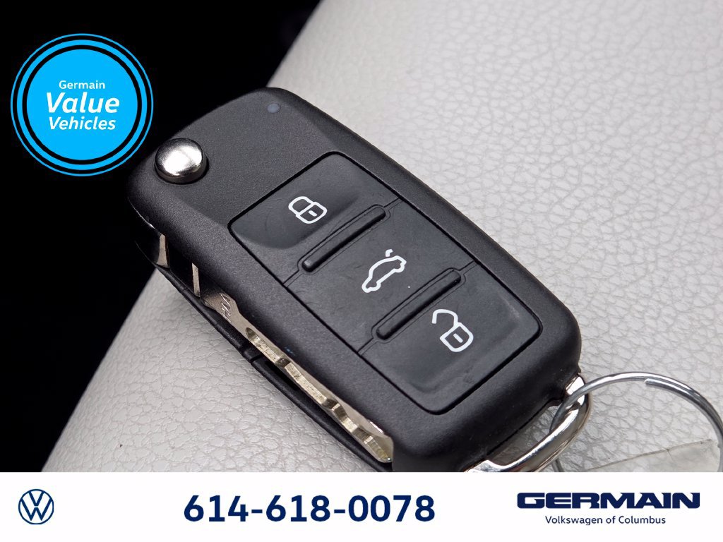 Used 2015 Volkswagen Jetta Sport FWD image 32
