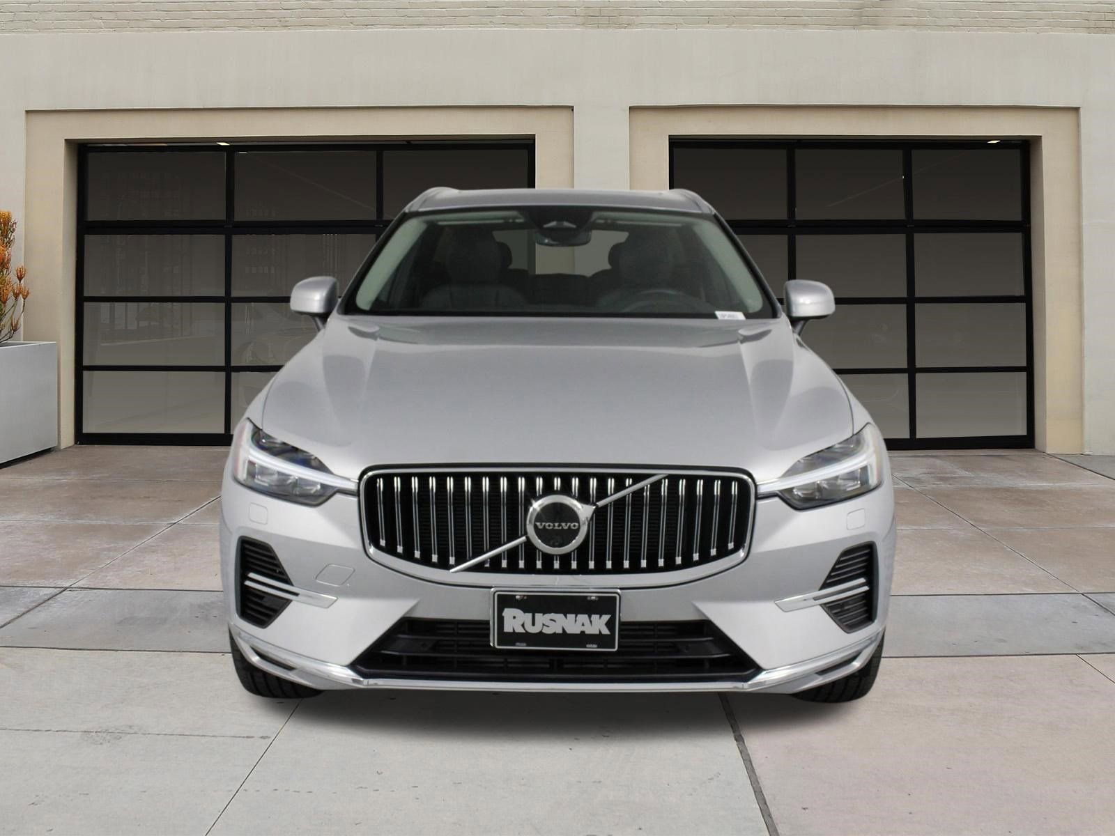 Certified 2023 Volvo XC60 T8 Plus AWD/4WD image 6