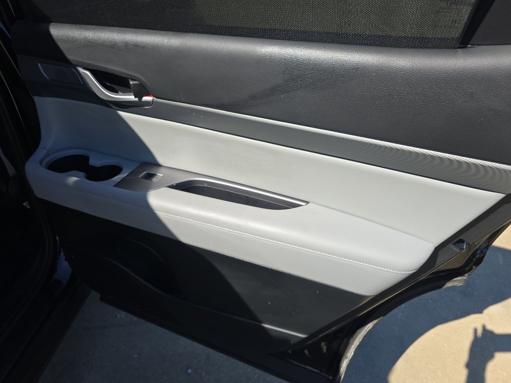 Used 2024 Hyundai Palisade SEL w/ Premium Package image 16