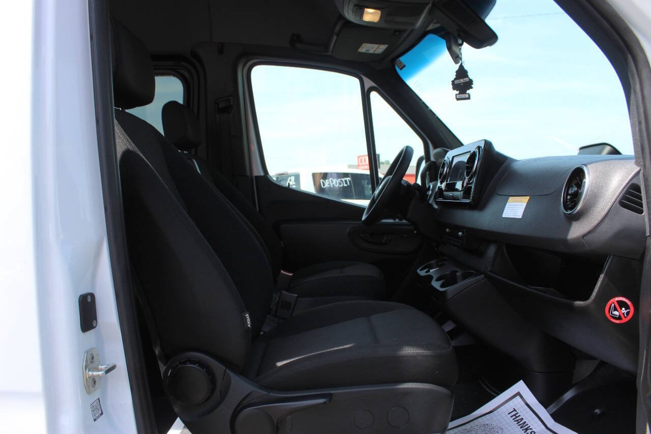 Used 2026 Mercedes-Benz Sprinter 2500 image 10