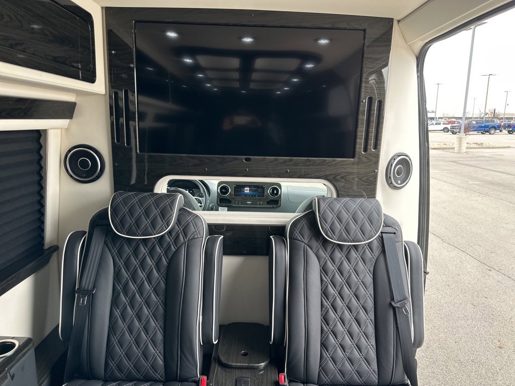 Used 2023 Mercedes-Benz Sprinter 3500 image 55