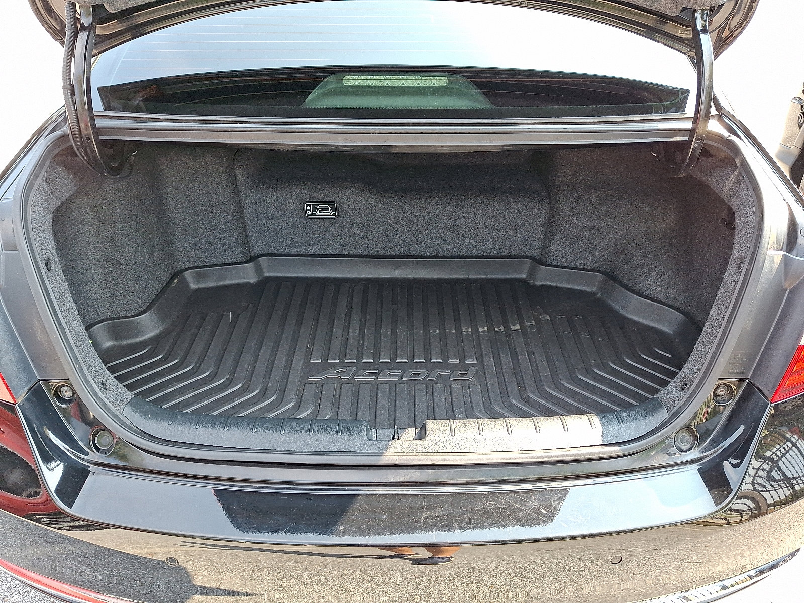 Used 2017 Honda Accord Touring image 28