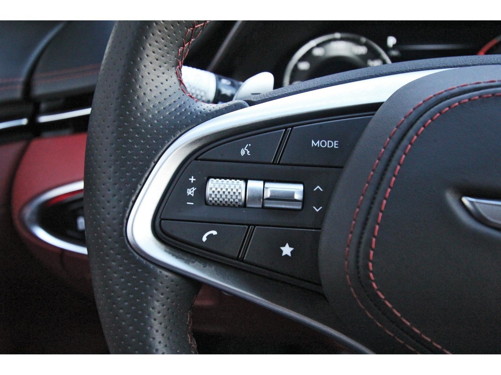 Used 2023 Genesis GV70 2.5T w/ Sport Prestige Package AWD/4WD image 17
