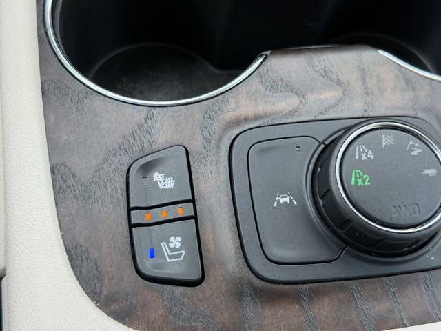 Used 2021 GMC Acadia Denali w/ Denali Ultimate Package AWD/4WD image 27