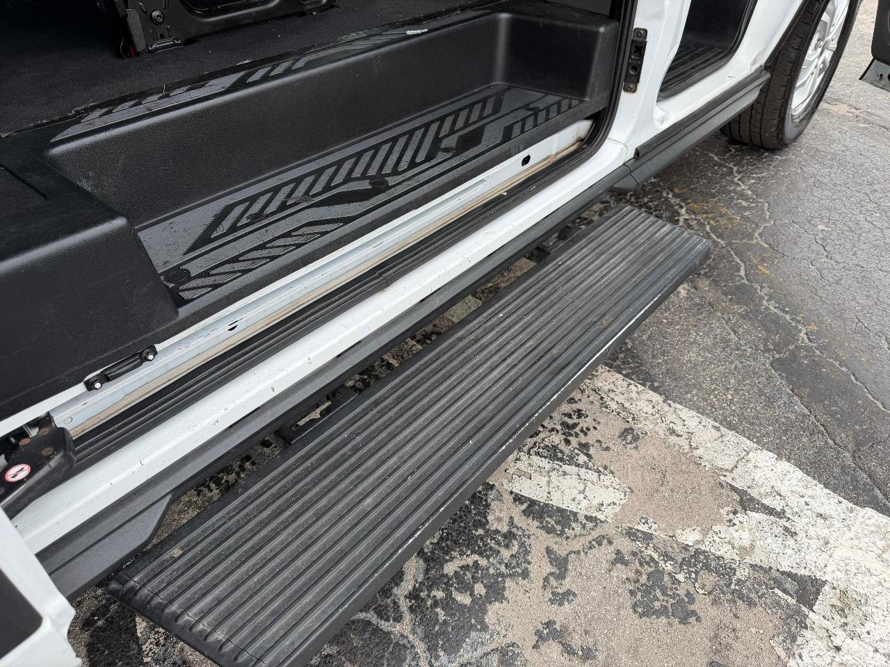 Used 2021 Ford Transit 350 XLT image 10