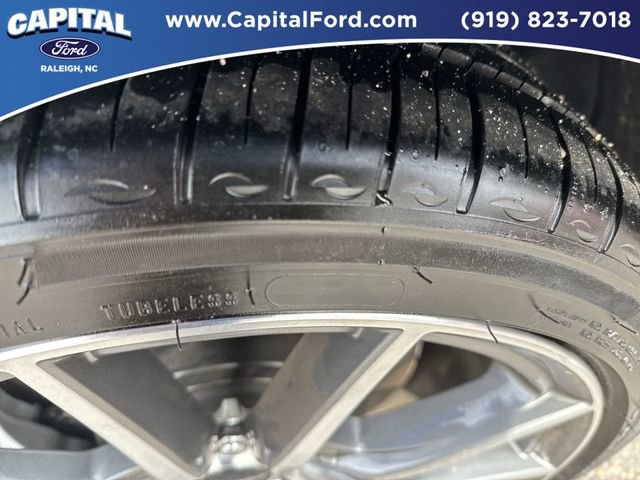 Used 2025 Genesis G70 2.5T image 14