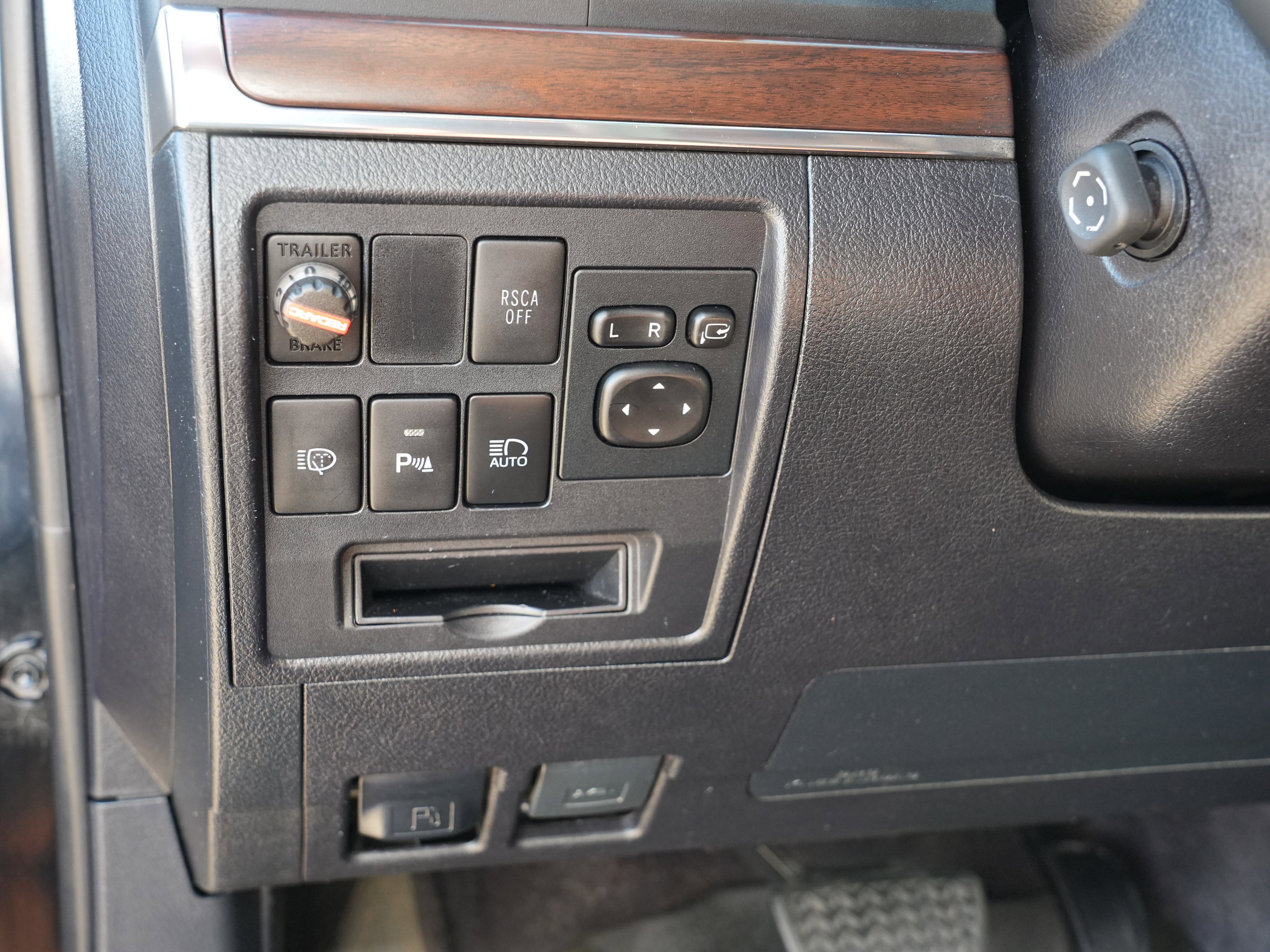 Used 2016 Toyota Land Cruiser AWD/4WD image 17