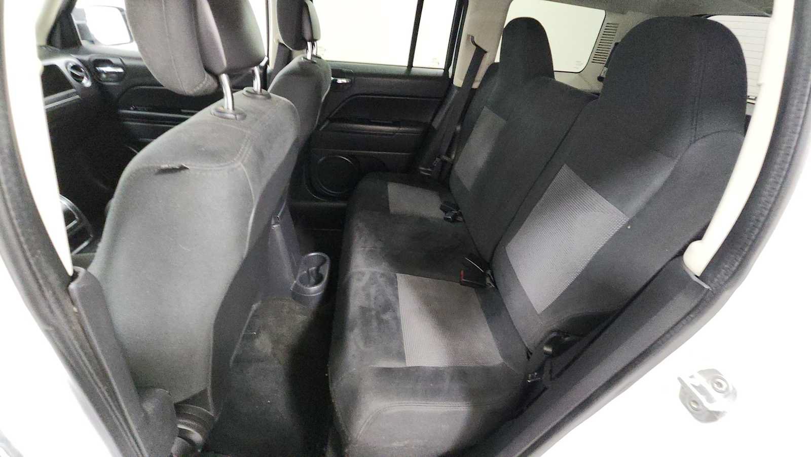 Used 2014 Jeep Patriot Latitude AWD/4WD image 22