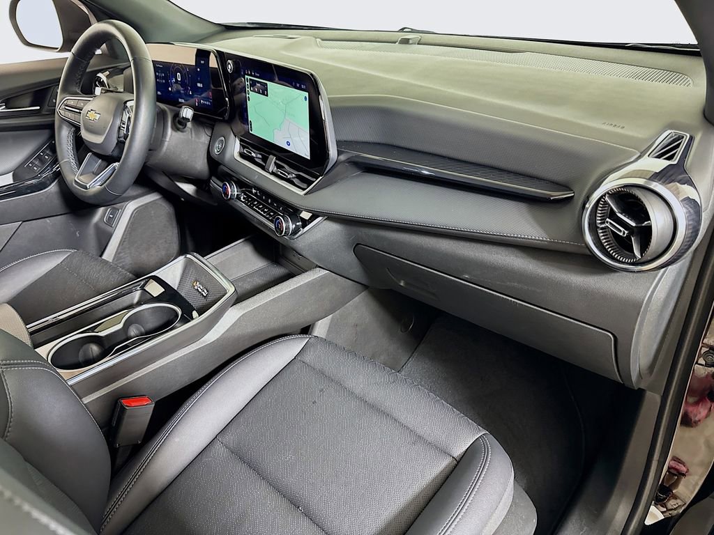 Used 2025 Chevrolet Equinox LT w/ Convenience Package II image 27