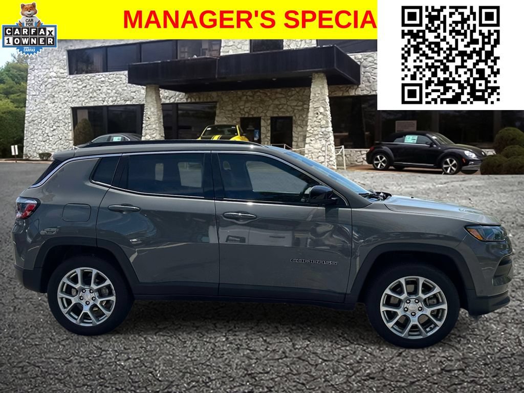 Used 2023 Jeep Compass Latitude w/ Sun and Sound Group AWD/4WD image 4