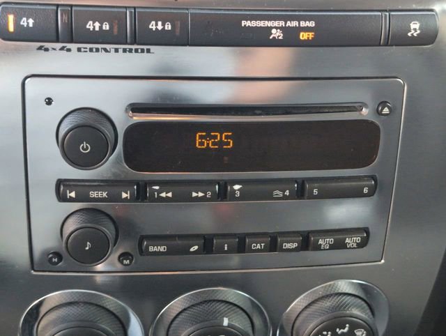 Used 2009 HUMMER H3T AWD/4WD image 13