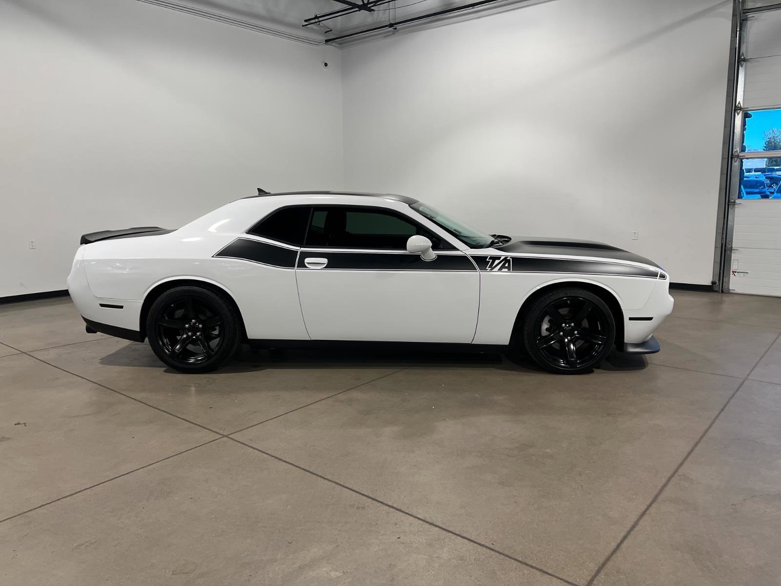 Used 2023 Dodge Challenger R/T w/ T/A Package image 2