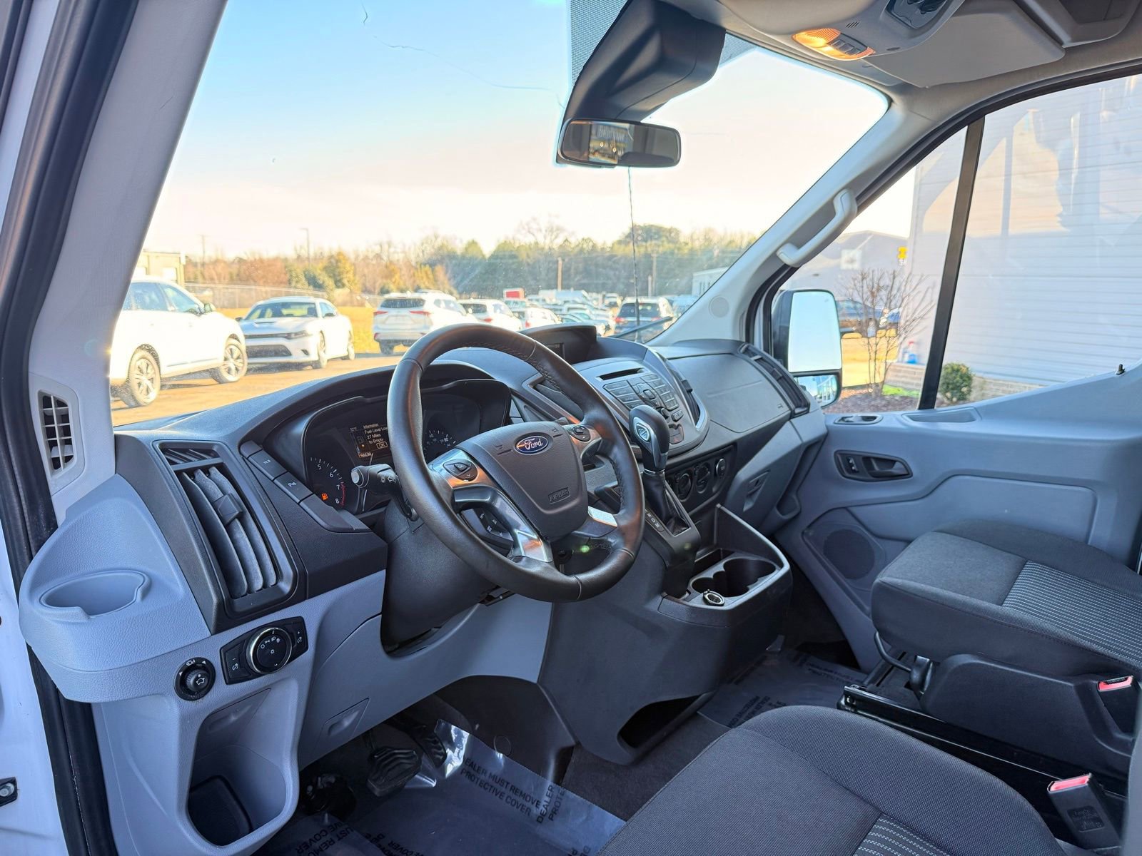 Used 2018 Ford Transit 150 XLT RWD image 15