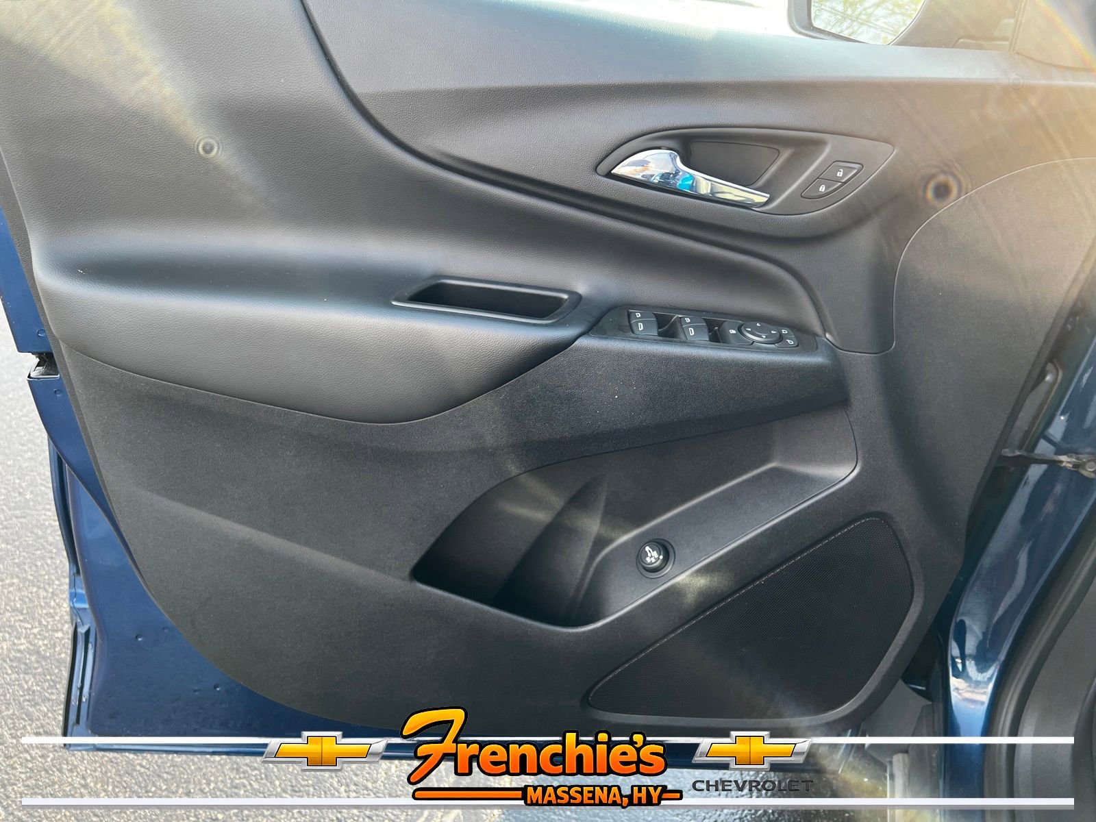 Used 2023 Chevrolet Equinox LT AWD/4WD image 11