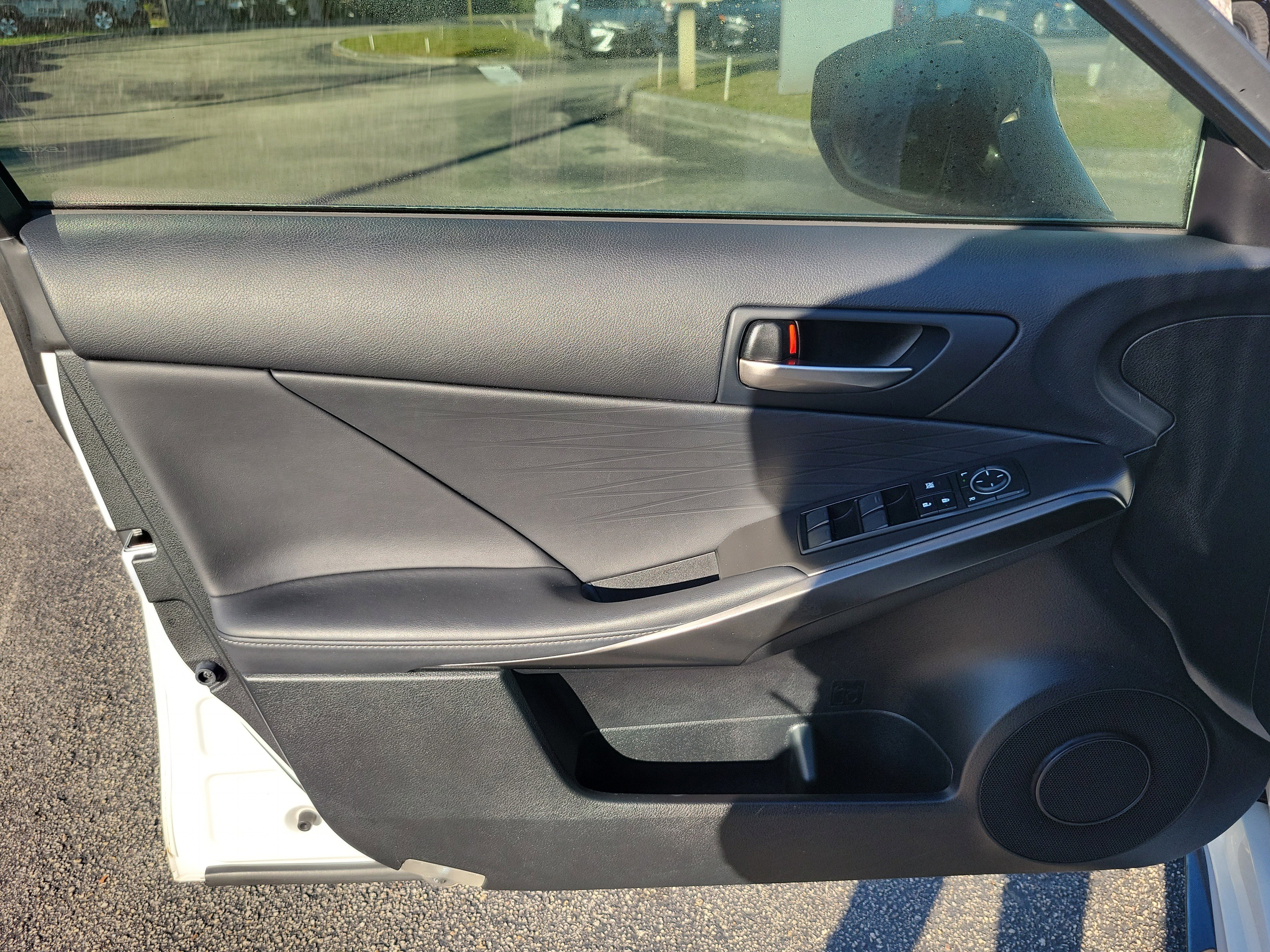 Used 2022 Lexus IS 350 F Sport image 11