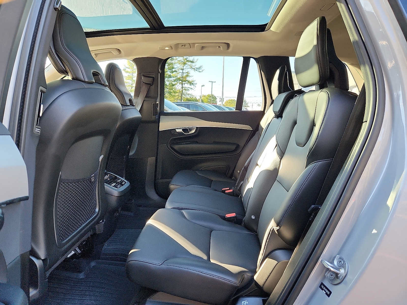 Certified 2023 Volvo XC90 B5 Core w/ Protection Package Premier AWD/4WD image 10