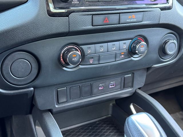 Used 2022 Nissan Frontier SV image 16