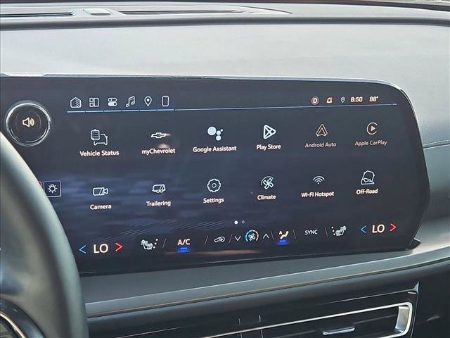 Used 2025 Chevrolet Traverse LT w/ Sun and Wheel Package FWD image 14