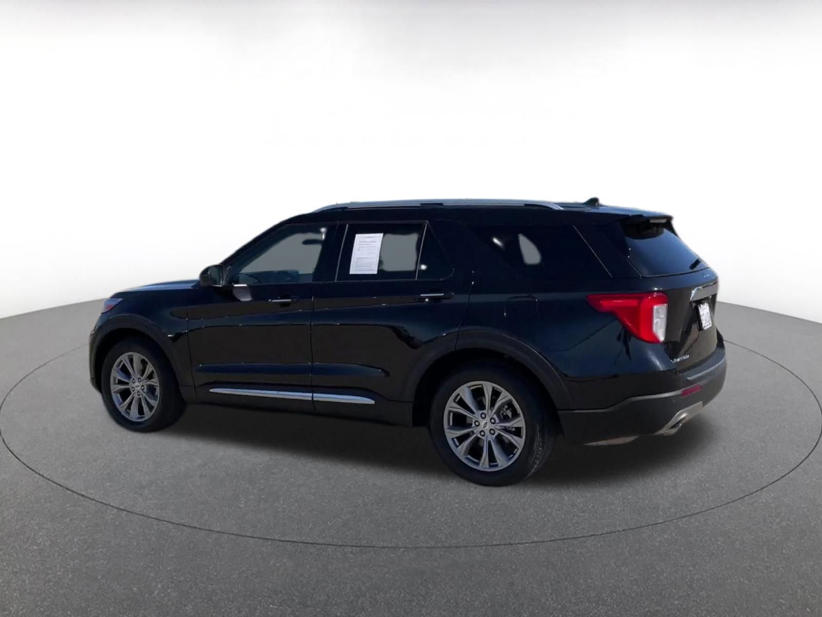 Used 2023 Ford Explorer Limited image 10