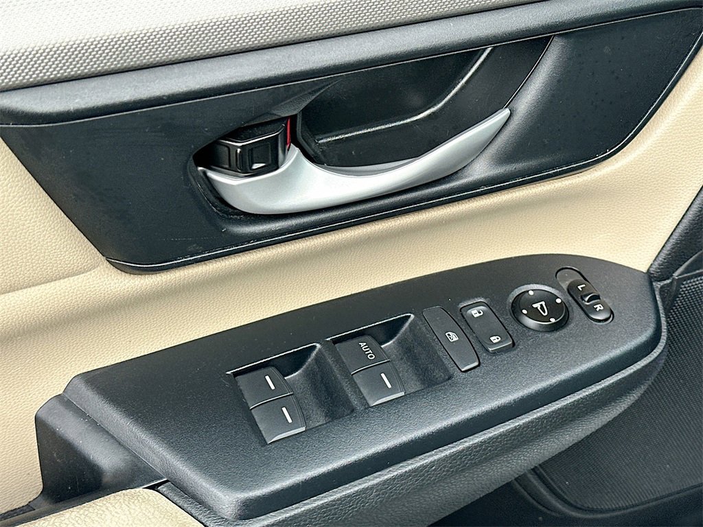 Used 2019 Honda CR-V LX image 16