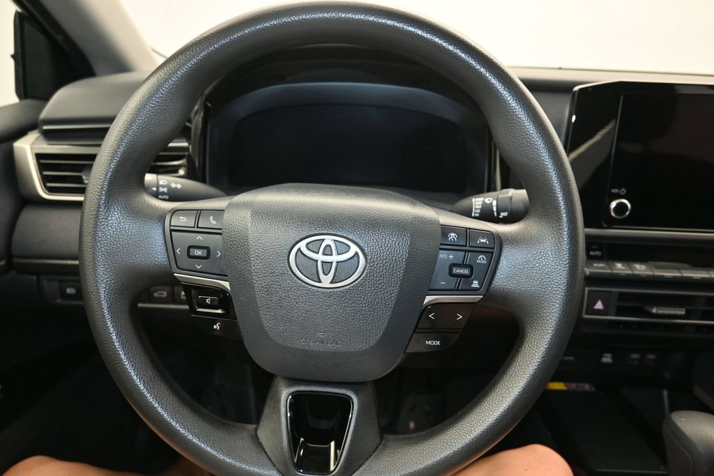 Used 2025 Toyota Camry LE FWD image 13