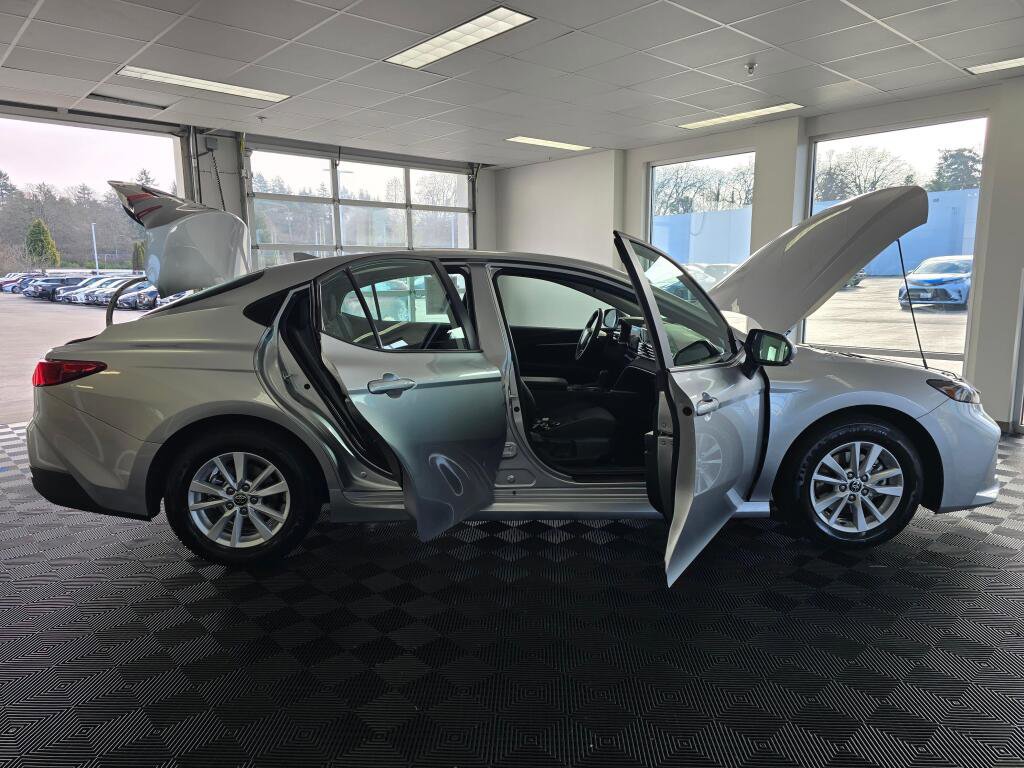 Used 2026 Toyota Camry LE image 17