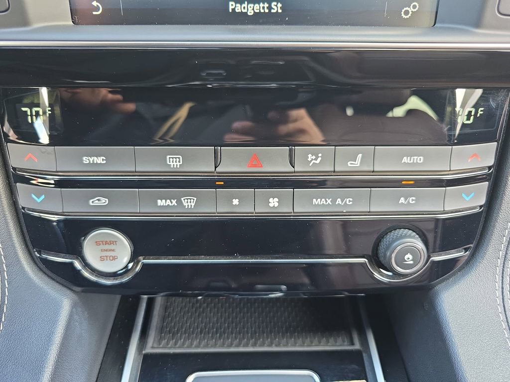 Used 2018 Jaguar F-PACE S image 27