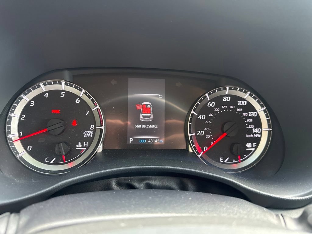 Used 2022 Toyota Highlander LE AWD/4WD image 29