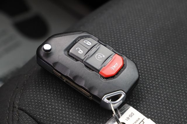 Used 2020 Jeep Gladiator Sport w/ Quick Order Package 24S image 32