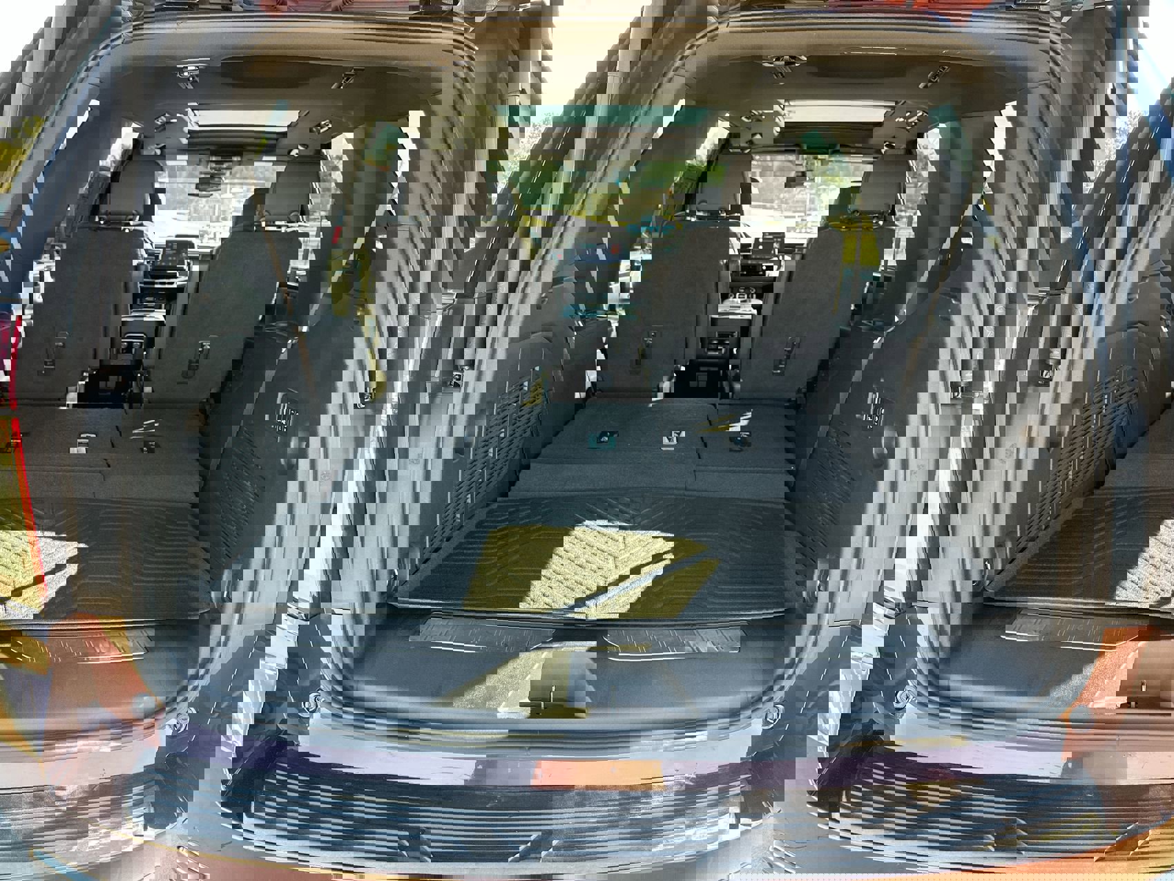 Used 2022 Chevrolet Tahoe RST w/ Sport Performance Package image 25