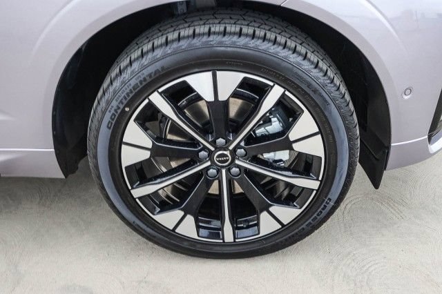 Used 2026 Volvo XC60 B5 Plus w/ Climate Package PRO AWD/4WD image 16